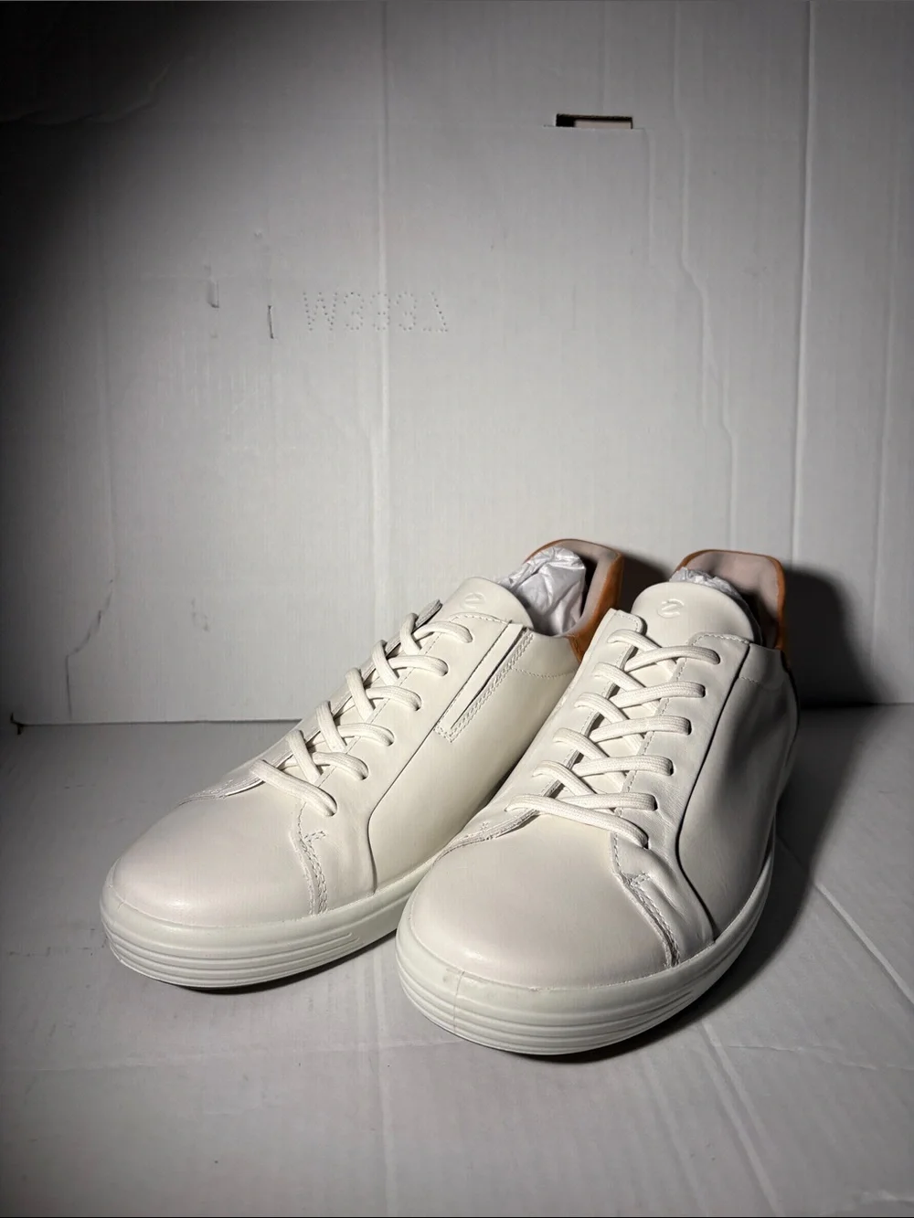 NEW Ecco White Leather Sneakers with Tan Heel Accent Size 43EU 9-9.5US